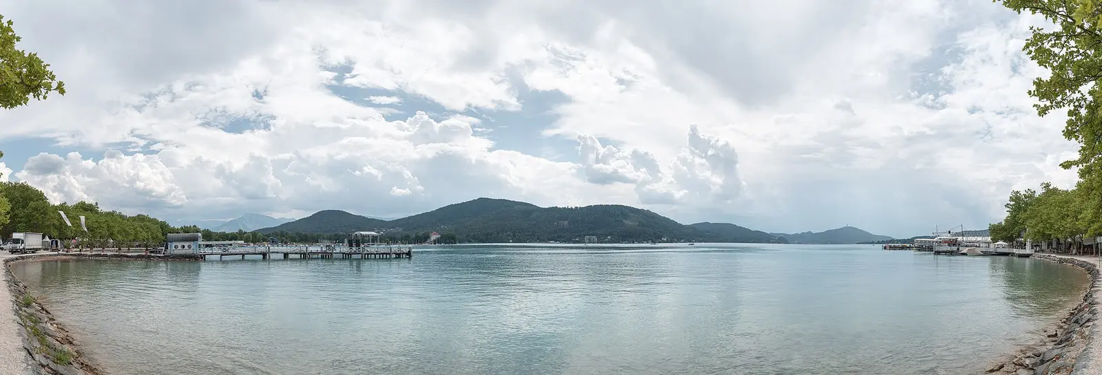 Lake Wörthersee at Klagenfurt with the mountains behind